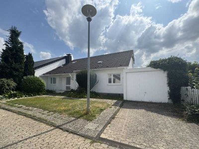 Doppelhaushälfte mit Garten und Garage