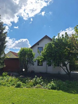 FREISTEHENDES 4-Raum-EFH mit EBK + gehobener Innenausstattung bester Lage