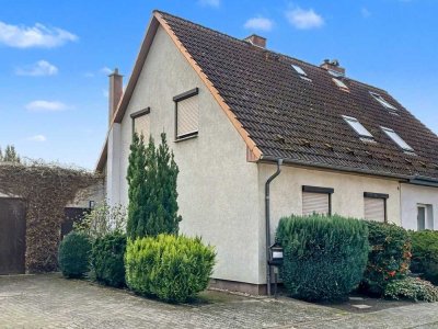 Charmante, hübsche Doppelhaushälfte in ruhiger, zentraler Lage auf ca. 487 m² Grundstück in Tribsees