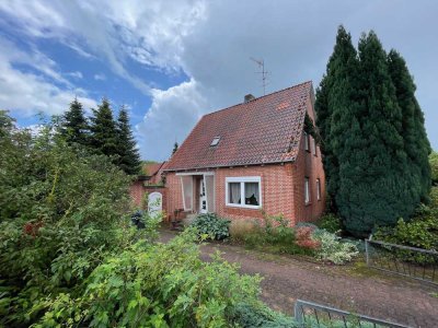 ```Einfamilienhaus mit Garage auf großem Erbbaurechtsgrundstück ***