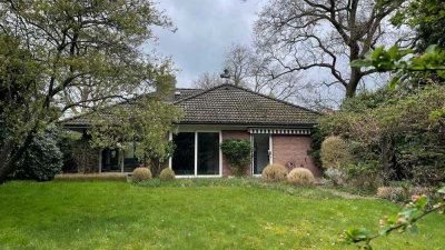 Schiffdorf: großzügiger Bungalow in ruhiger Lage mit sonniger Terrasse und schönem Garten