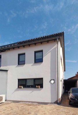 Moderne Doppelhaushälfte