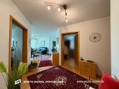 Ansprechende Vier-Zimmer-Wohnung mit großem Balkon und TG-Stellplatz an der Haardt