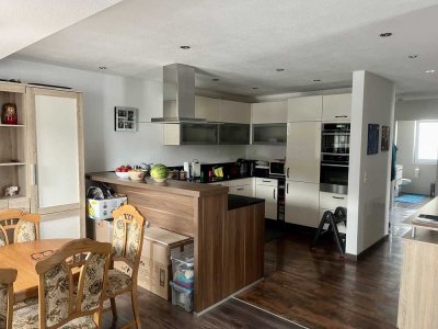 Neuwertige 3-Zimmer-Wohnung sowie Balkon und Einbauküche in Lahr/Schwarzwald