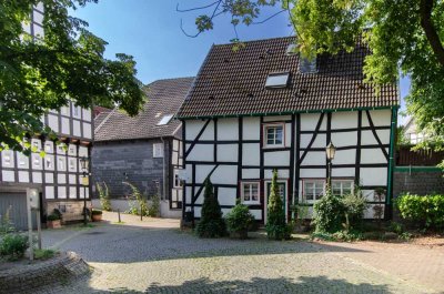 Seltene Altstadt-Rarität: Denkmalgeschütztes Fachwerkhaus mit Südwest-Terrasse in Hattingen