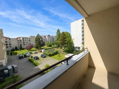 Urbanes Wohnen im Berliner Westend – Bezugsfreie 2-Zimmer-Wohnung mit Loggia & Tiefgaragenstellplatz
