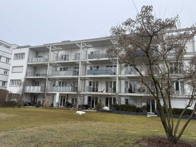 Sonnige und ruhige 3, 5 Zi Wohnung  mit Balkon, TG, EBK