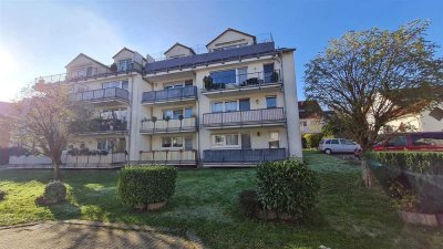 Jetzt schon für das Alter vorsorgen! Gut vermietete Wohnung mit Balkon, Aufzug und Tiefgaragenstellp