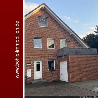 Klasse Erdgeschosswohnung mit Traumgarten im 2 FH mit zwei Bädern und Garage!!