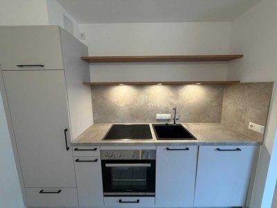 Sonnige Souterrain Wohnung mit viel natürlichem Licht