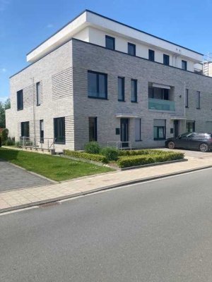 Exklusive 4-Zi.-Wohnung mit gr. Loggia, Terrasse u. Gartennutzung