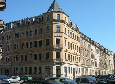BEZUGSFREIE 3-Zimmer-Maisonette-Wohnung mit Balkon - direkt neben Universitätsklinikum