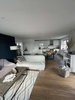 Zentrale Zweizimmerwohnung im 2.OG mit Balkon in Lübeck St. Lorenz Nord