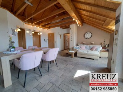 Gepflegte 3-Zimmer Dachgeschosswohnung mit Loggia und Ankleidezimmer