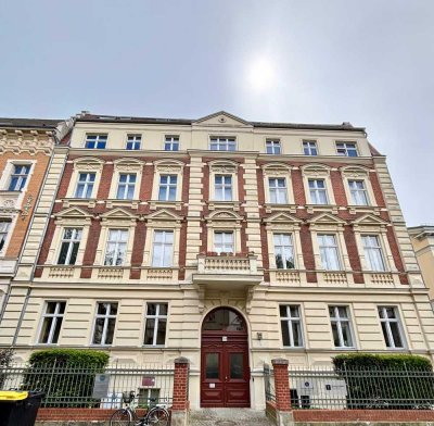 Charmante Altbau Wohnung mit PKW-Stellplatz im Herzen von Potsdam zu verkaufen