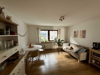Helle 2-Zimmer-Wohnung im 2. OG mit Balkon in Heidelberg-Bergheim