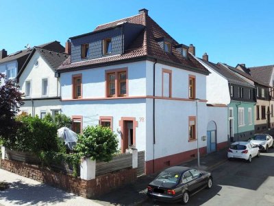 KL-Kotten - Attraktives Zweifamilienhaus mit Garten