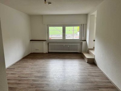 Renovierte und bezugsfertige 2-Zimmer-Wohnung in ruhiger und dennoch zentraler Lage!