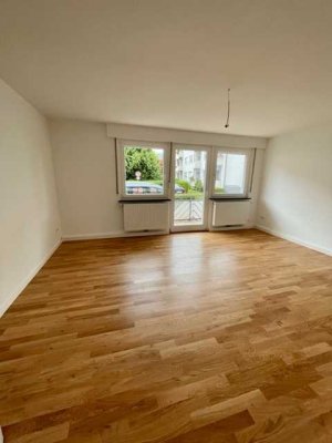 Exklusiv sanierte 3 Zimmer Wohnung inkl. eigenem Gartenanteil
