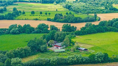 Resthof in traumhafter Alleinlage in Brebelholz – mit ca. 3 Hektar Grundstück