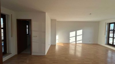 Moderne Dachgeschosswohnung in München mit Balkon