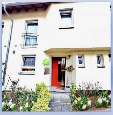 Einzug ohne Renovierung - Familienfreundliches RMH mit Garage in Bestlage von Altenfurt
