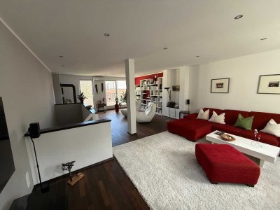 Modernes Reihenendhaus mit Kamin und Garage