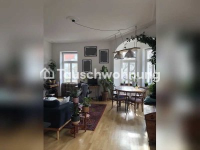 Tauschwohnung: Sonnige 2-Raum-Altbauwohnung mit Balkon