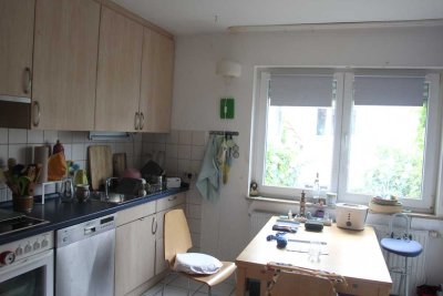 Schöne 2-Zimmer-Wohnung mit Balkon und Einbauküche in Kuppingen