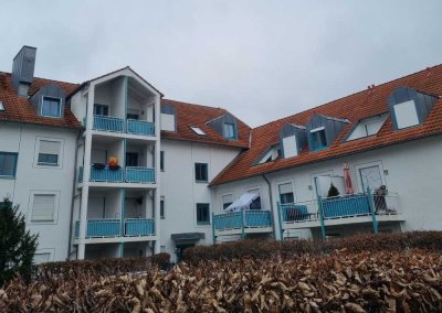 Exklusive 3-Raum-DG-Wohnung mit Einbauküche in Königsbrunn, provisionsfrei, direkt vom Eigentümer