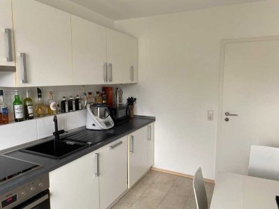 EXKLUSIV: urbane 4-Zimmer-Wohnung mit 2 Pkw-Stellplätzen in Stuttgart Ost