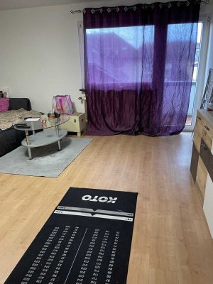 *Großzügige & helle 1-Zimmerwohnung mit Balkon zu vermieten!*