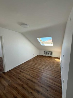 Willkommen in Ihrem neuen Zuhause! Frisch sanierte 2 Zimmerwohnung wartet auf Sie!