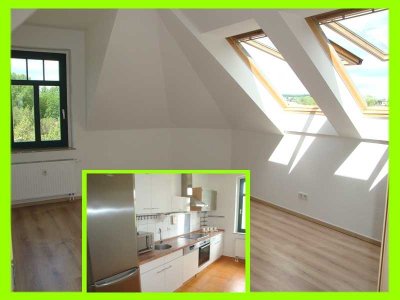 Schöne DG-Wohnung mit moderner EBK