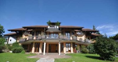 Exclusive 1 Zimmer- Wohnung mit Terrasse und Rasenfreifläche - beste Lage- bezugsfrei !