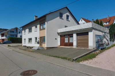 Riesiges Platzangebot: Großzügiges 3-Familienhaus in schöner Lage von Tennenbronn