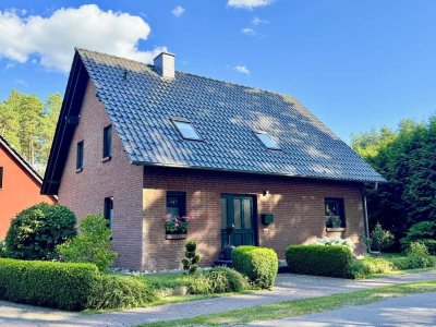 Junges Klinkerhaus mit Paradiesgarten und eigenem Wald