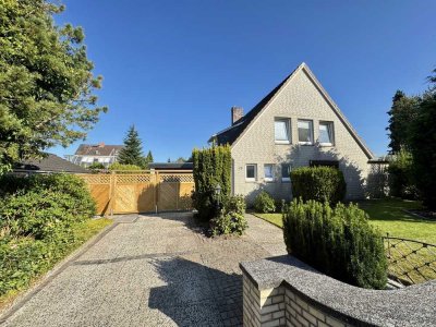 Frisch renovierte 3-Zi.-DG-Wohnung (ZFH) in Top-Wohnlage