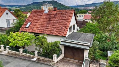 Ruhiges Einfamilienhaus mit Garten und Garage