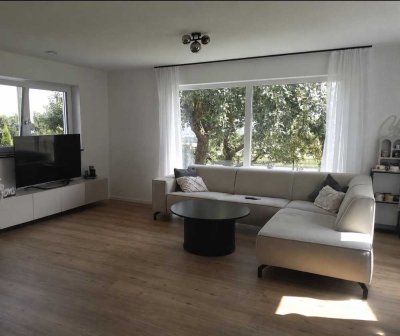 Schöne und lichtdurchflutete 2-Zimmerwohnung mit EBK und Terrasse in Ulm-Ermingen