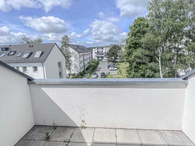 TRAUMBLICK ÜBER DEN DÄCHERN DOTZHEIMS: Moderne 2-Zi-DG Wohnung mit  Balkon