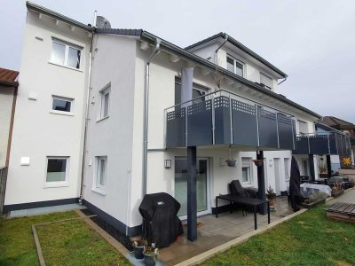 Großzügige Maisonettewohnung mit Balkon und Einbauküche sowie 2 Stellplätzen in zentraler Lage