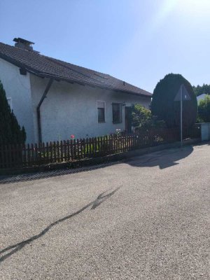 Großzüges Einfamilienhaus mit Garten und Pool