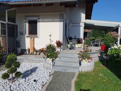 Bungalow - Wohn Haus mit Büro &amp; Lager und mit neuer Terrasse, 3 er Carport, Preis € 449 000.-
