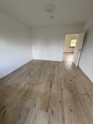 Erstbezug nach Renovierung - Schöne 2-Zimmer Wohnung mit EBK und Balkon