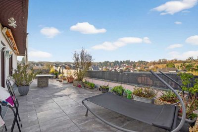 PANORAMABLICK: Großzügige Penthouse-Wohnung mit zwei Terrassen
