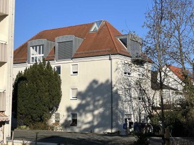 Lichtdurchflutete 3-Zi.-Wohnung in Neumarkt, zentrumsnah, mit Blick auf Mariahilfkirche bezugsfertig