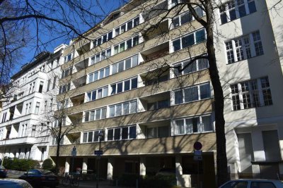Sonnige,  ruhige, nahe Olivaer Pl.  gelegene freie Wohnung m. West-Balkon + Lift - incl. Tiefgarage