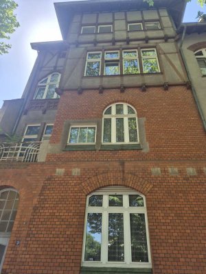 Dachgeschoss im ruhigen Haus in zentraler Lage
