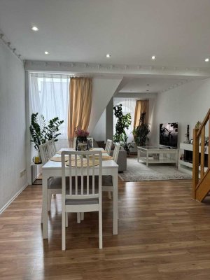Stilvolle und gemütliche Dachgeschoss-Maisonettewohnung im Zentrum von Mönchengladbach